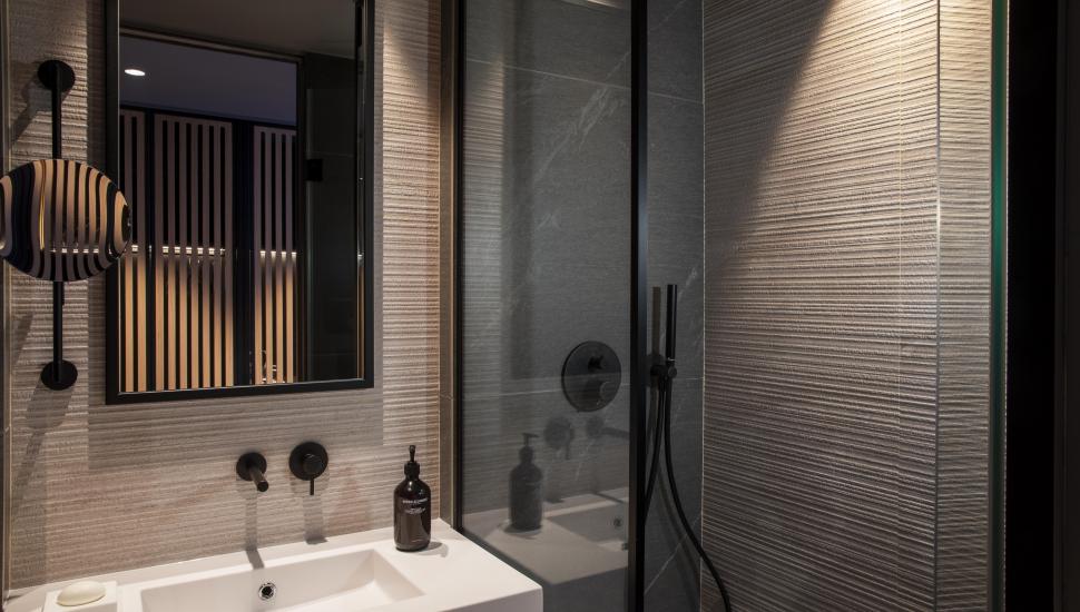 Victoria Palace Hotel Paris bathroom