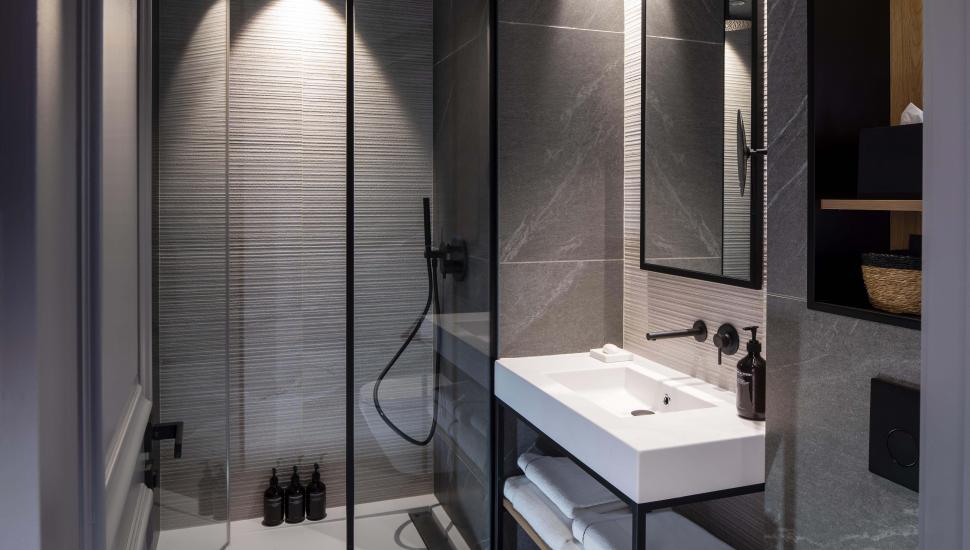 Victoria Palace Hotel Paris bathroom